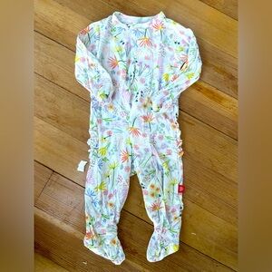 Magnetic Me 0-3 Months